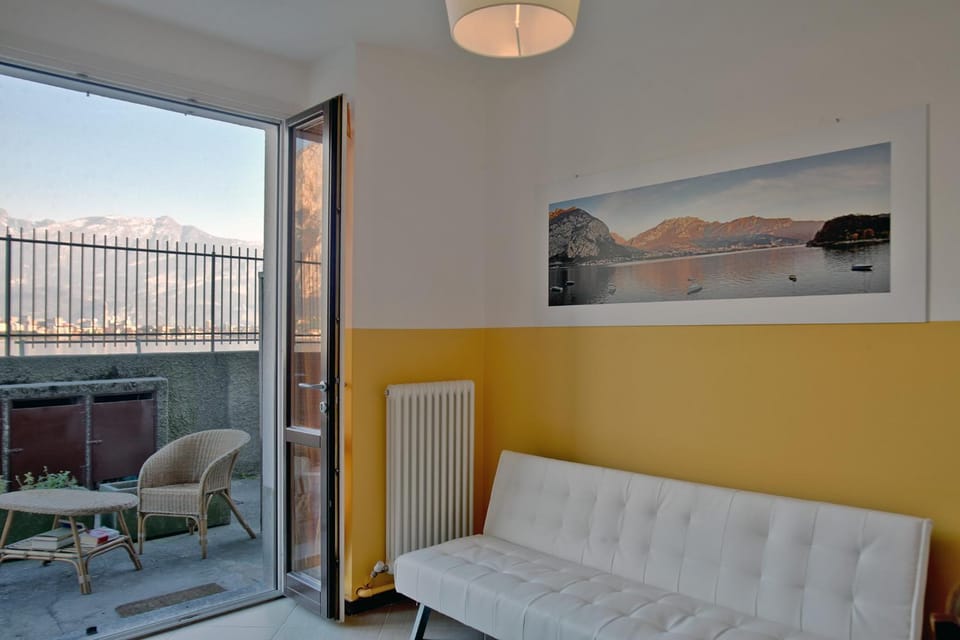 Natural landscape, View (from property/room), Living room, Seating area