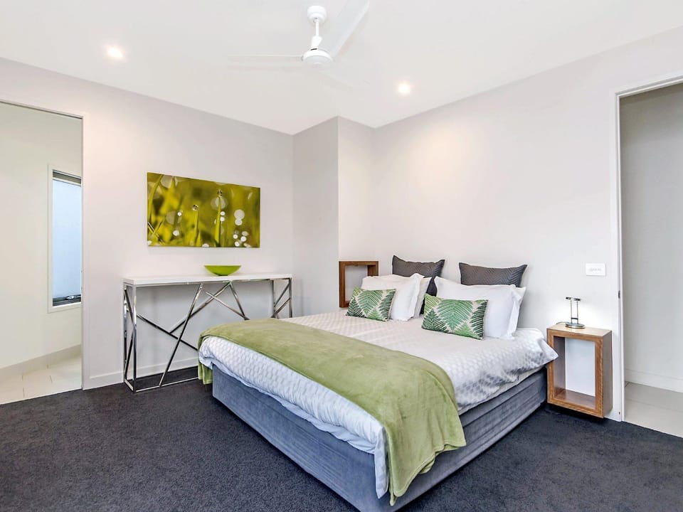 Chimneys On Bank Apartment in Port Fairy