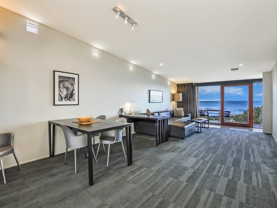 Hearns Beachside Villa 2 Villa in Port Fairy