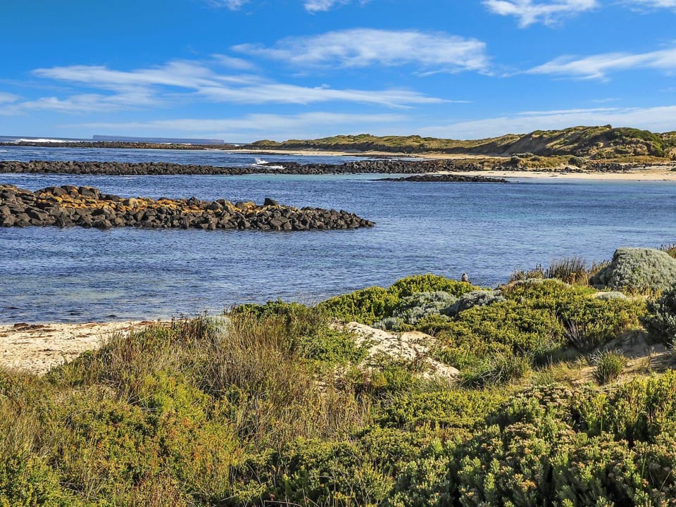 Hearns Beachside Villa 3 House in Port Fairy