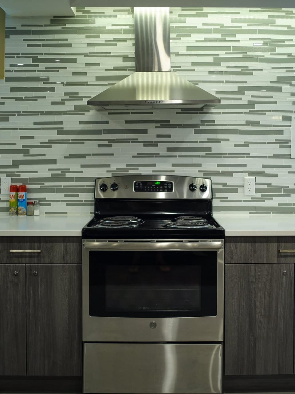 Communal kitchen, pet friendly, stove