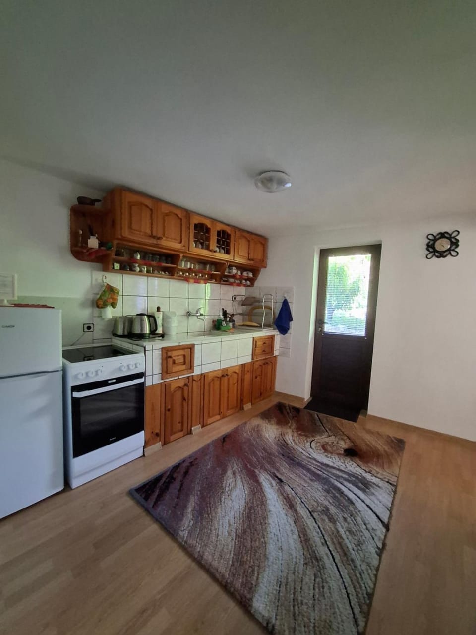 Coffee/tea facilities, Photo of the whole room, oven, stove, toaster, kitchen