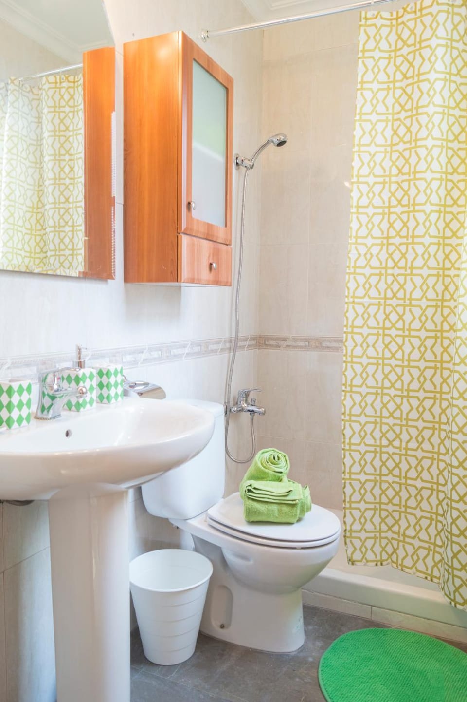 Shower, Toilet