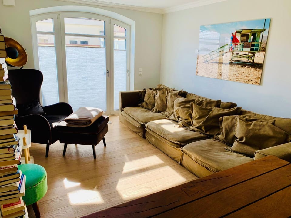 TV and multimedia, Living room, Other, Decorative detail, Seating area