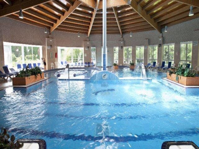 Nearby landmark, Neighbourhood, Spa and wellness centre/facilities, Area and facilities, Swimming pool, Entertainment, Public Bath