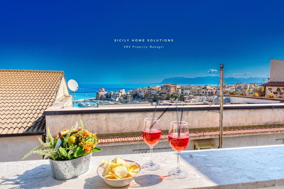 Casa dei Coralli Panoramic Sea View Centro Storico By Sicily Home Solutions House in Castellammare del Golfo
