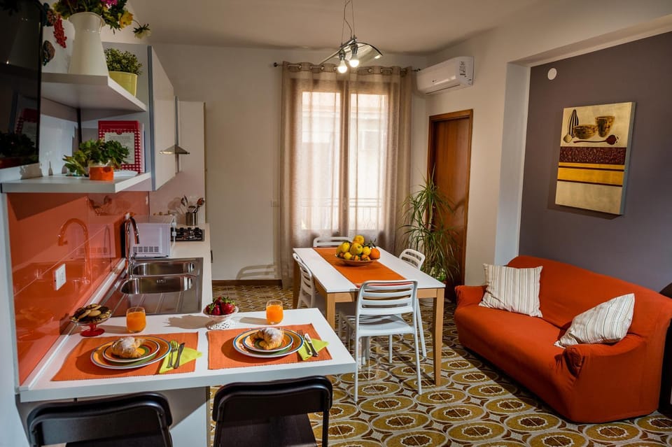 Living room, Dining area