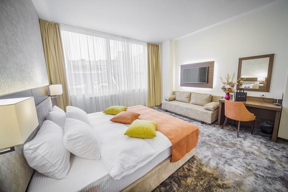 Seating area, Bedroom