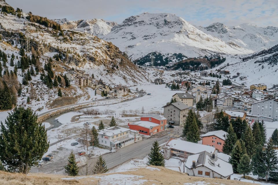 Property building, Day, Natural landscape, Bird's eye view, Winter, Mountain view