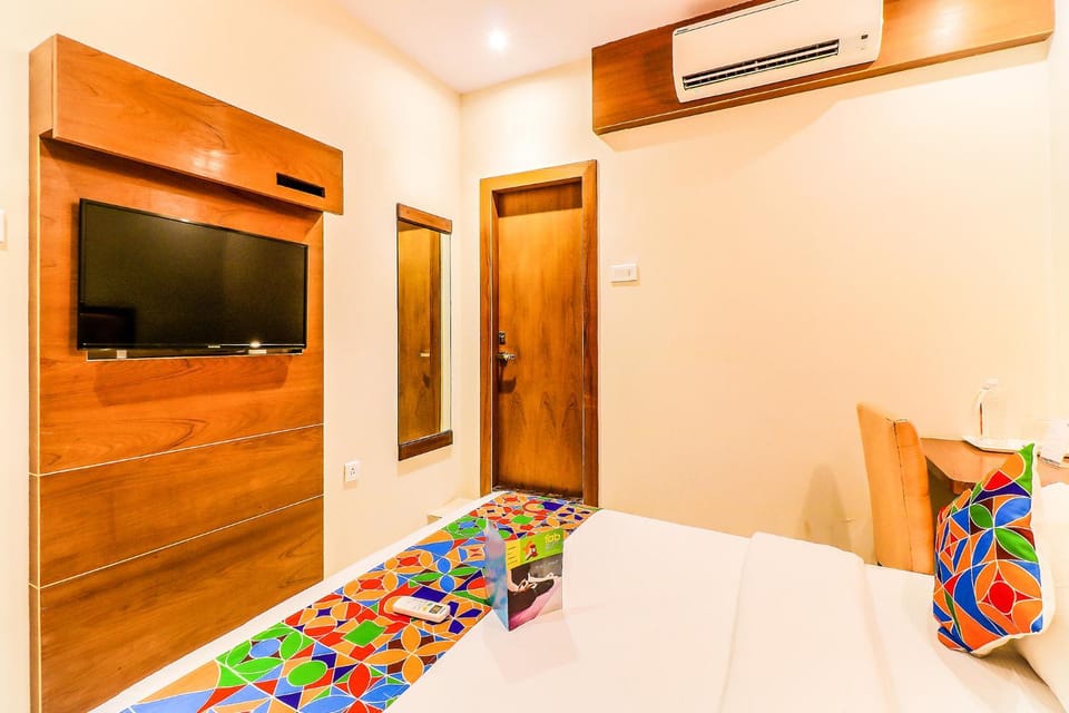 TV and multimedia, Photo of the whole room, Bedroom