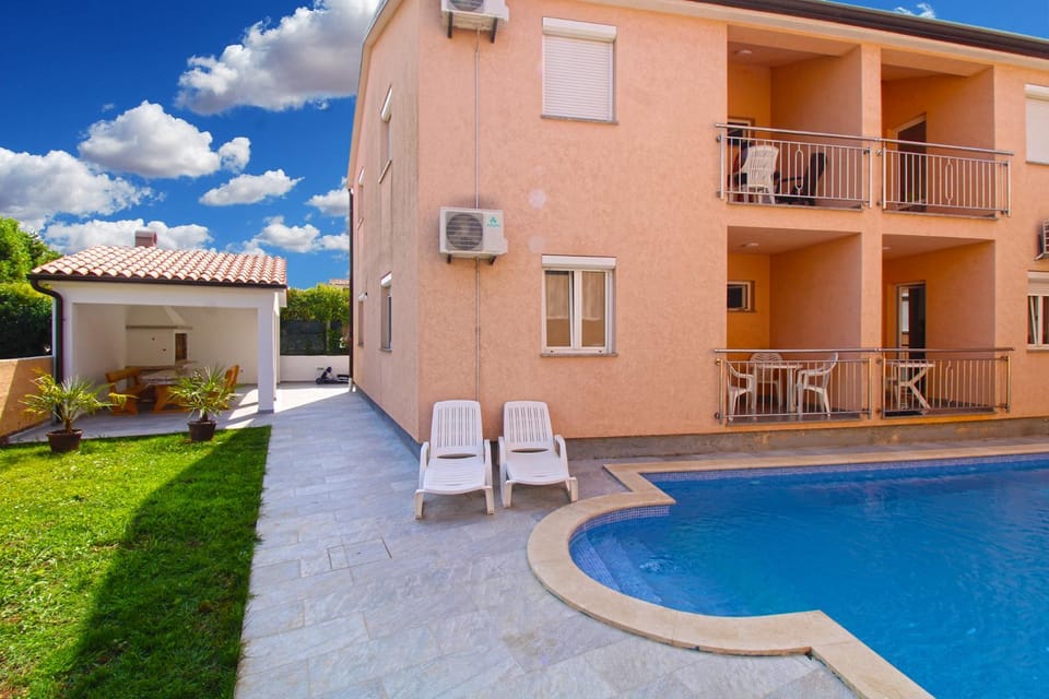 Apartments Edin 1359 Apartment in Fažana