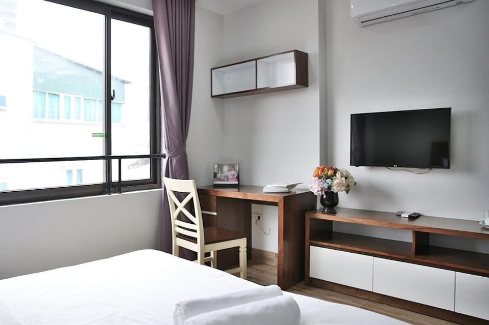 Photo of the whole room, Street view