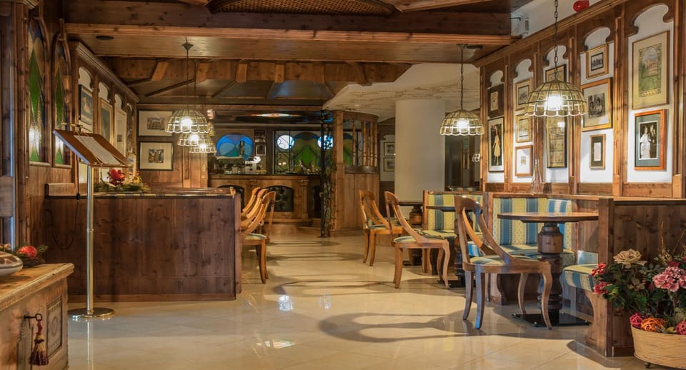 Lounge or bar