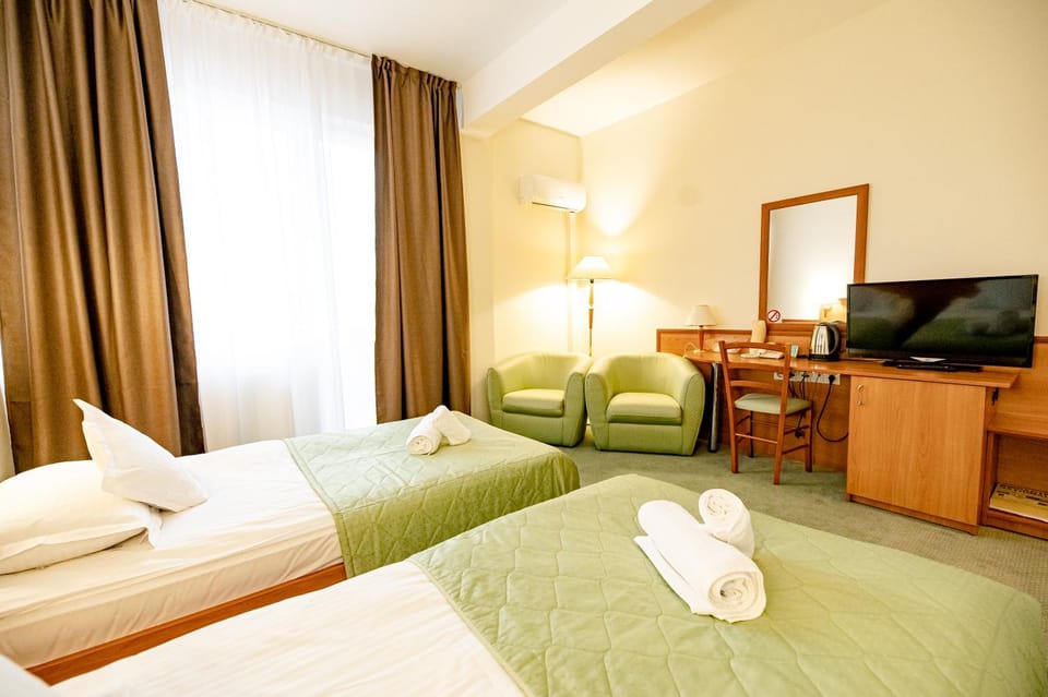 Bed, TV and multimedia, Photo of the whole room