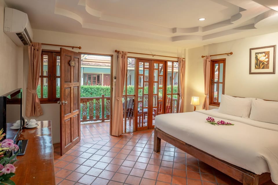 Balcony/Terrace, Photo of the whole room, Bedroom, air conditioner