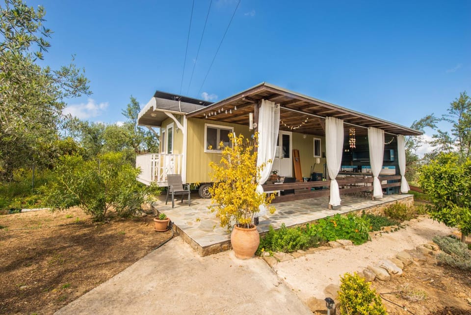 Property building, Garden, View (from property/room), Balcony/Terrace, Seating area, Dining area, Garden view, Pool view, kitchen, air conditioner