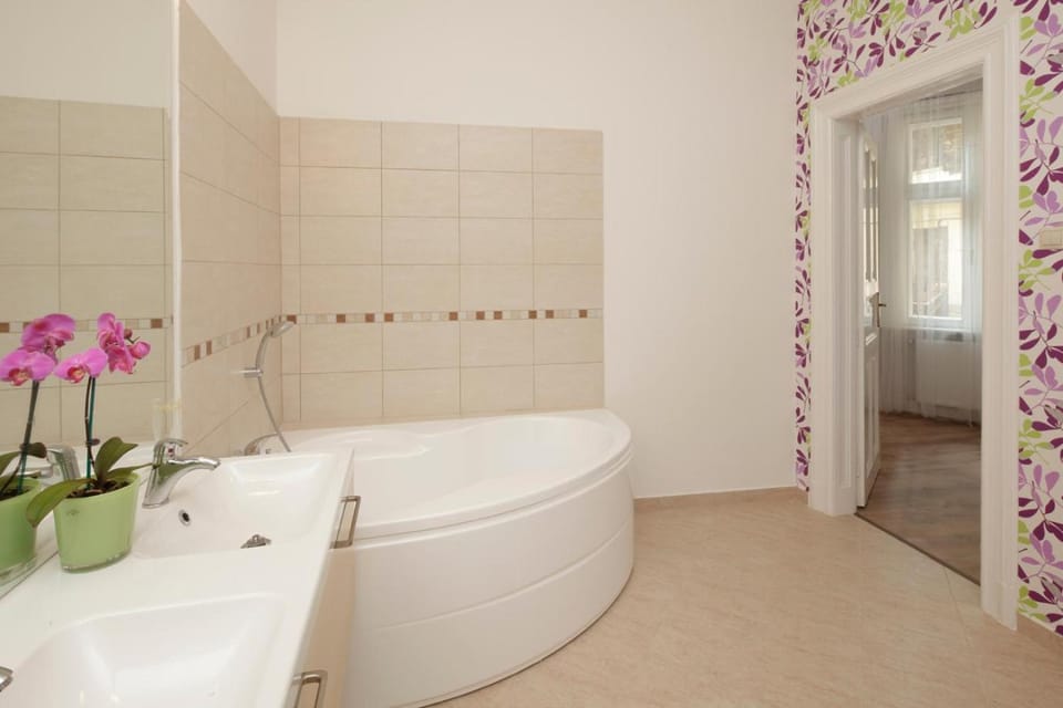 Bathroom, Bath
