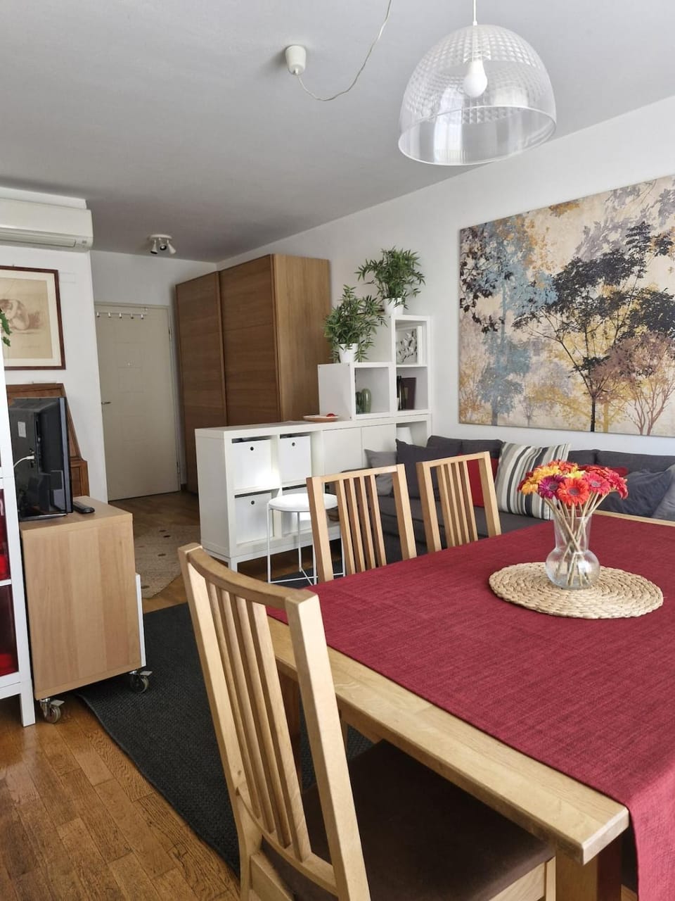 Living room, Dining area