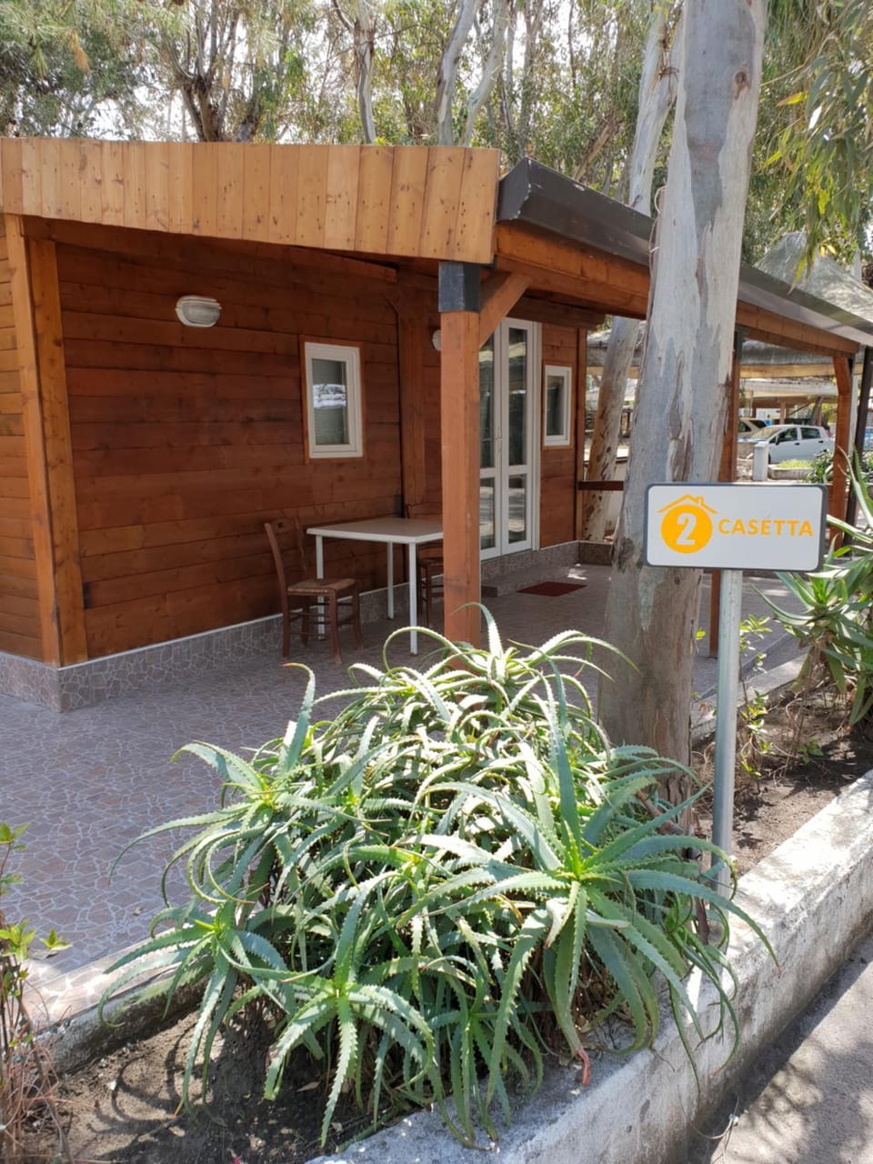 Facade/entrance