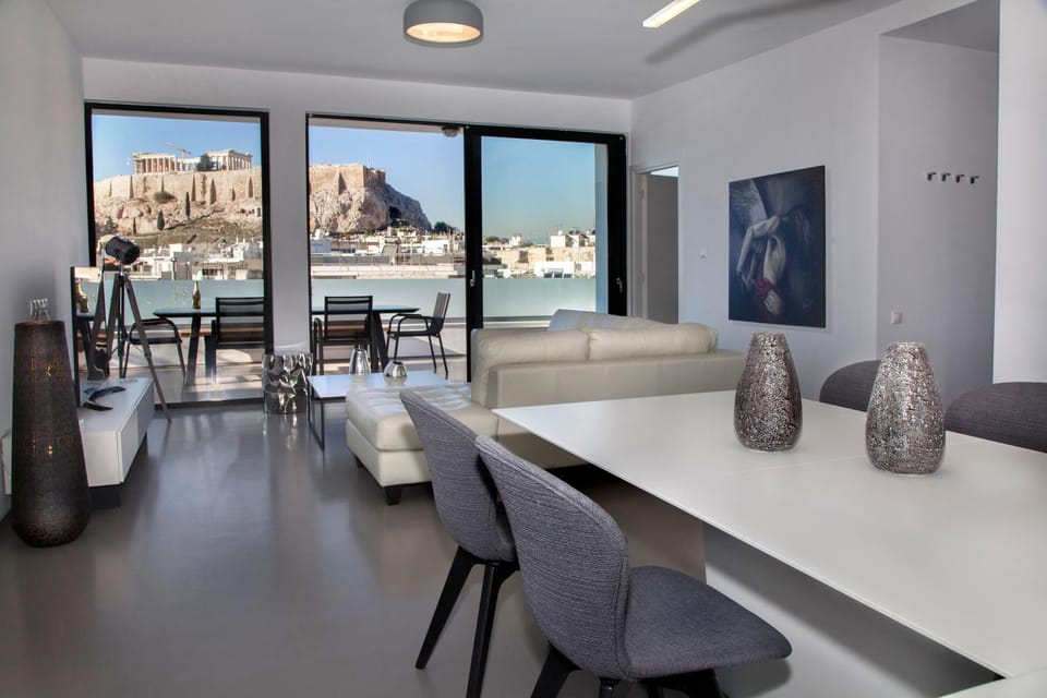 Living room, Seating area, Dining area, Landmark view