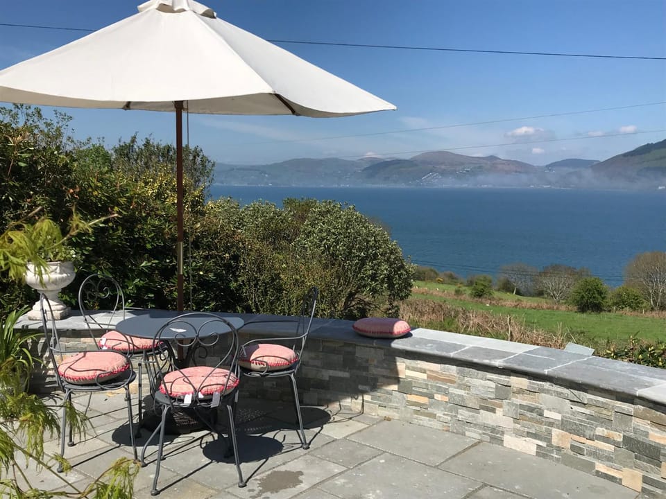 Patio, Patio, Spring, Day, Natural landscape, BBQ facilities, BBQ facilities, Garden, Garden, Balcony/Terrace, Balcony/Terrace, Seating area, Dining area, On site, Garden view, Lake view, Sea view