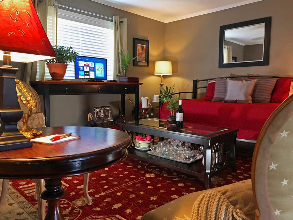 Bed, Living room