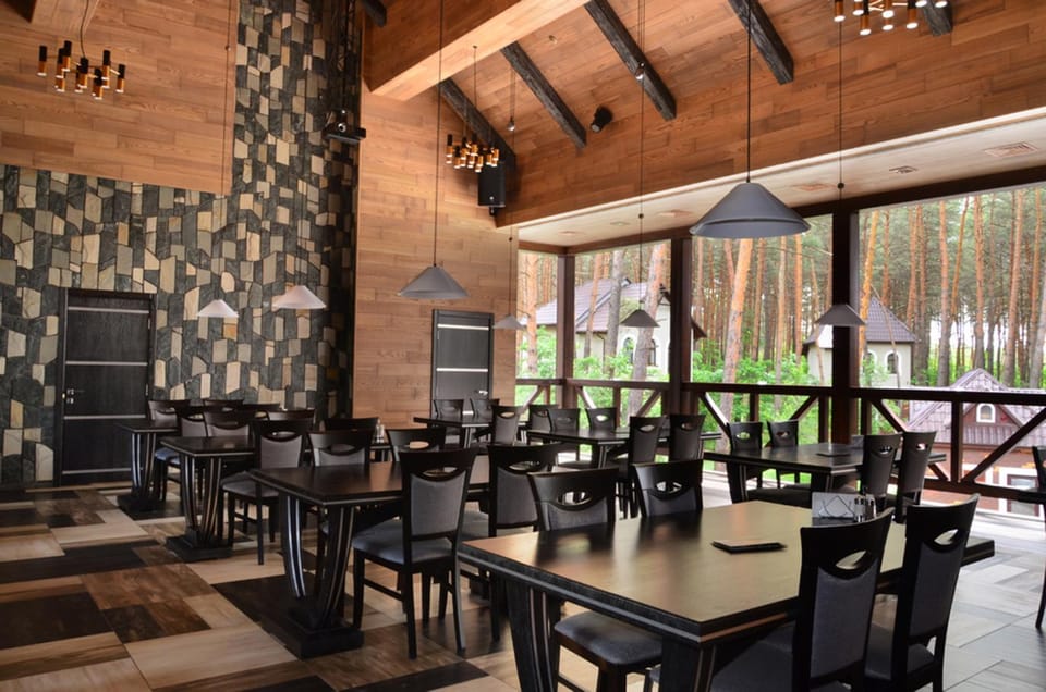 Restaurant/places to eat, Lounge or bar