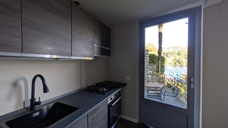 Balcony/Terrace, oven, stove, kitchen