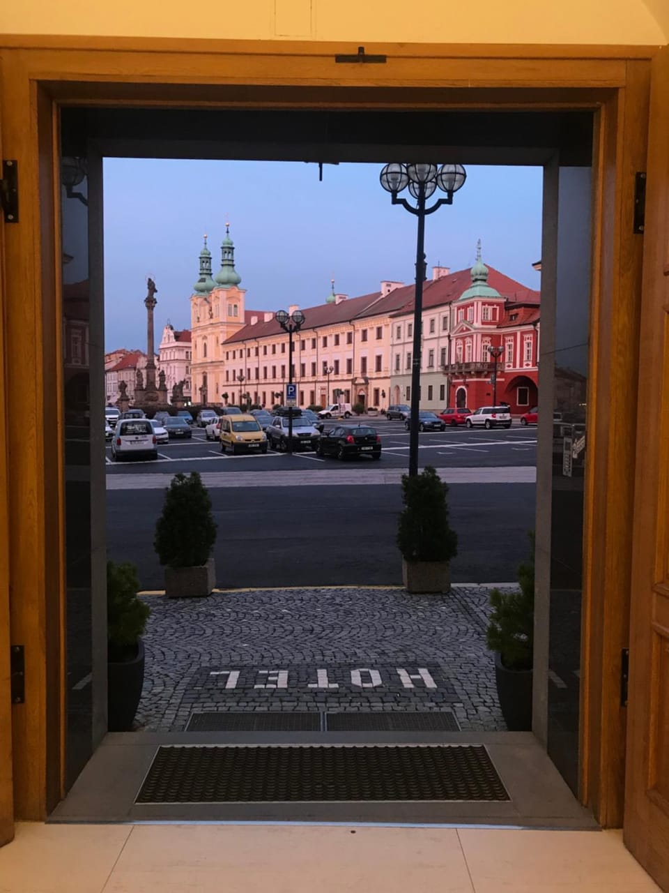 Property building, Facade/entrance, City view, Landmark view, Location, Sunset, Parking