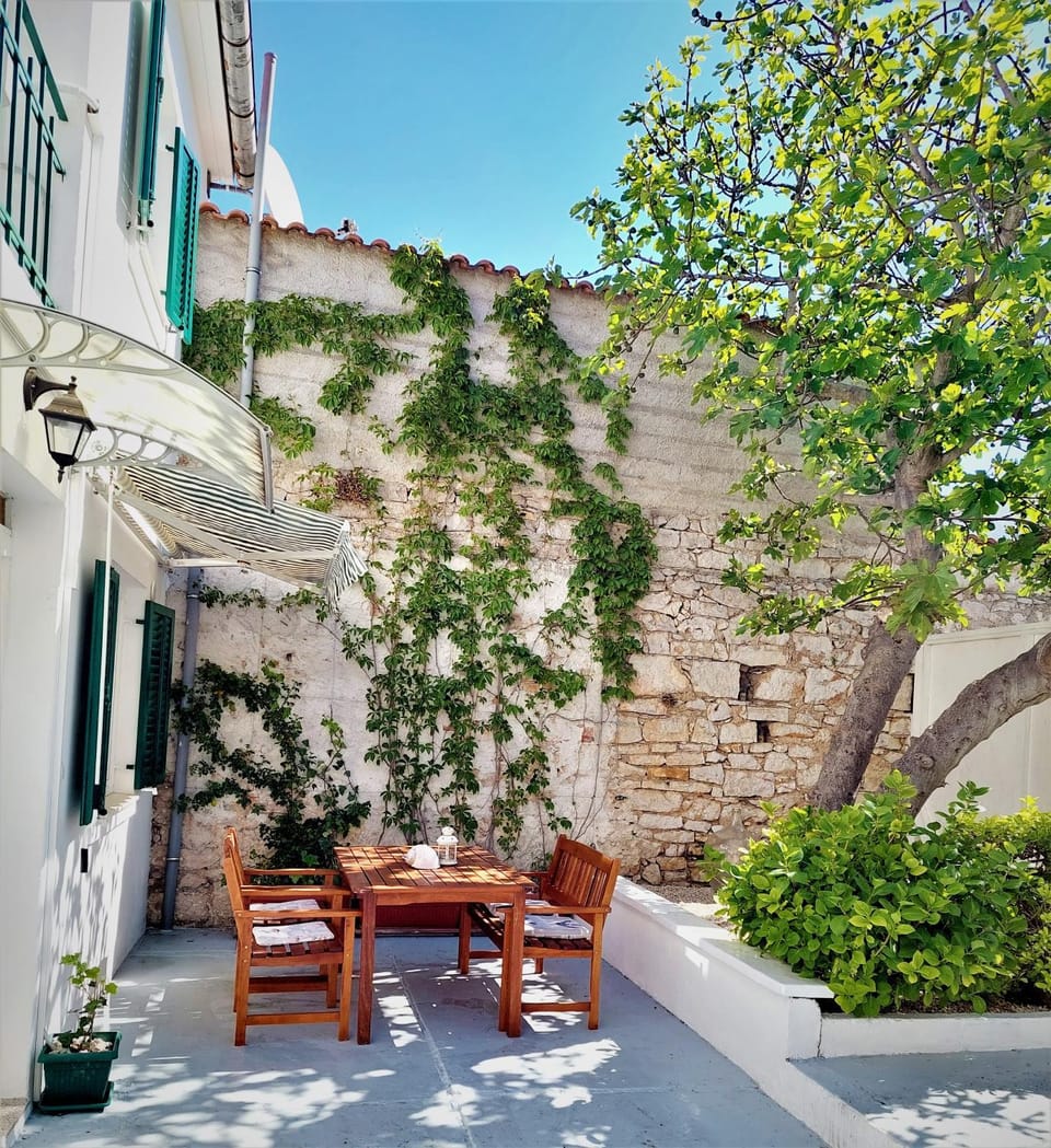 Inner courtyard view
