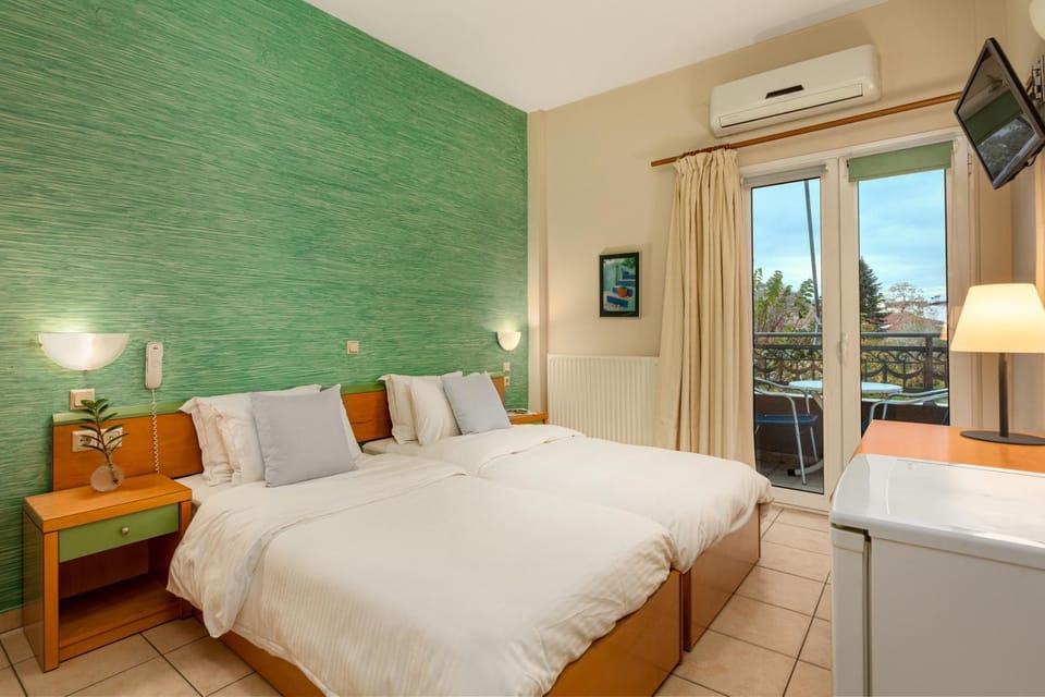 Bed, Photo of the whole room