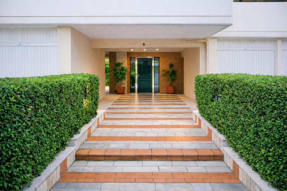 Facade/entrance, Spring, Day, Garden, Garden view