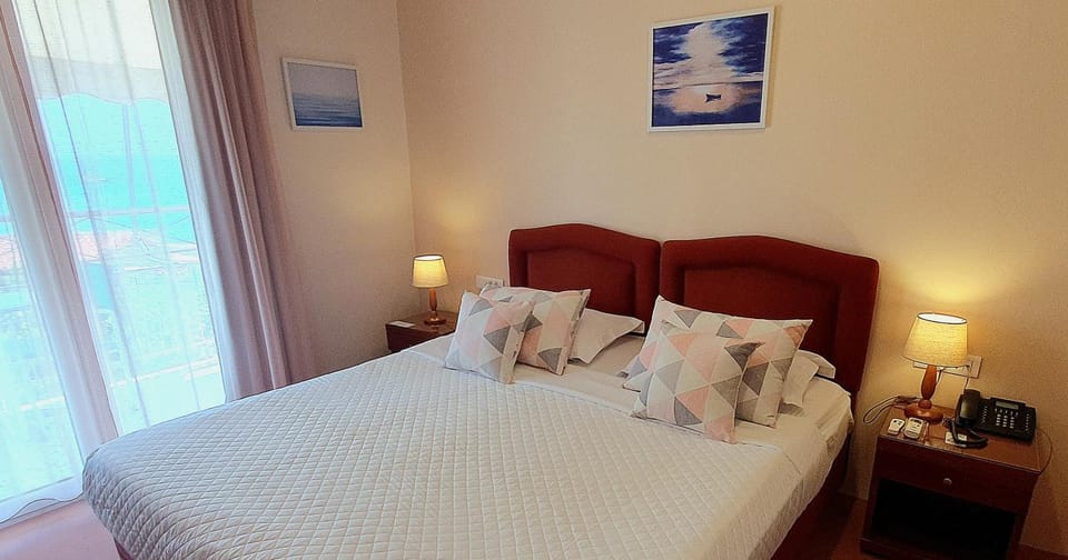 Bed, View (from property/room), Sea view