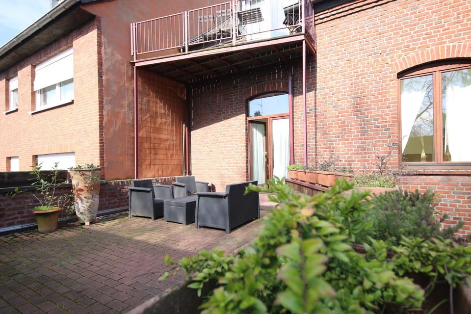 BBQ facilities, Balcony/Terrace, Other, Family