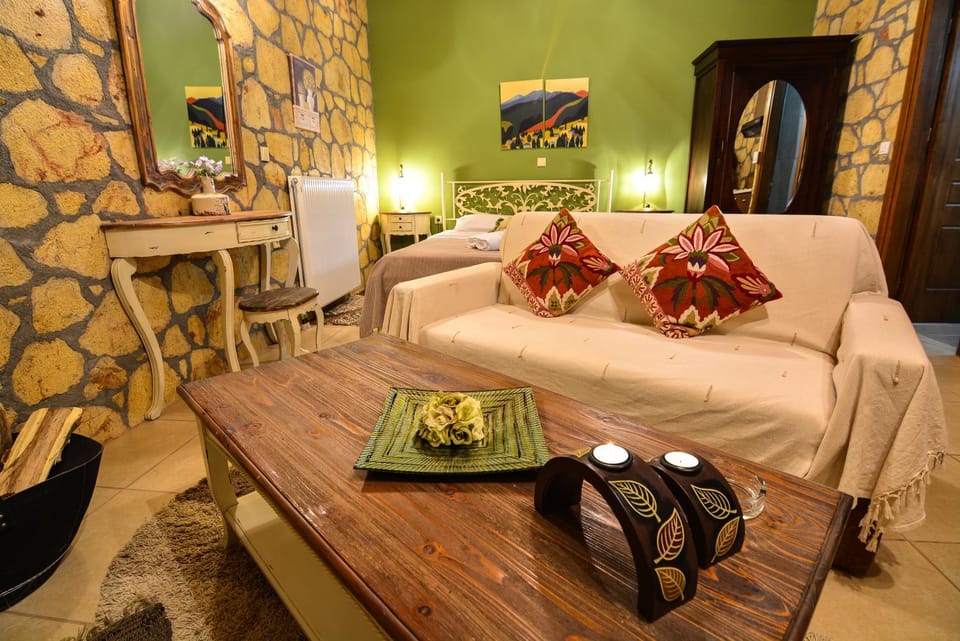 XENIOS ZEYS (ΞΕΝΙΟΣ ΖΕΥΣ) Bed and Breakfast in Peloponnese Region