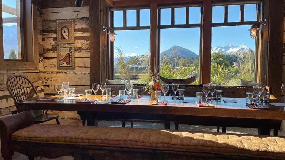 Property building, Restaurant/places to eat, Natural landscape, Dining area, Mountain view