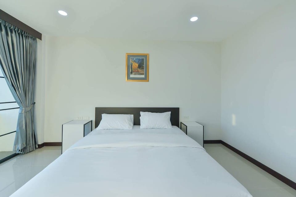 Jarat Mansion Hotel in Laos