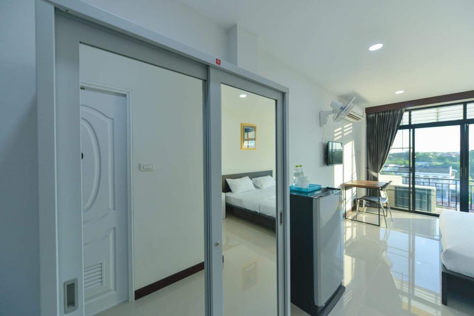 Jarat Mansion Hotel in Laos