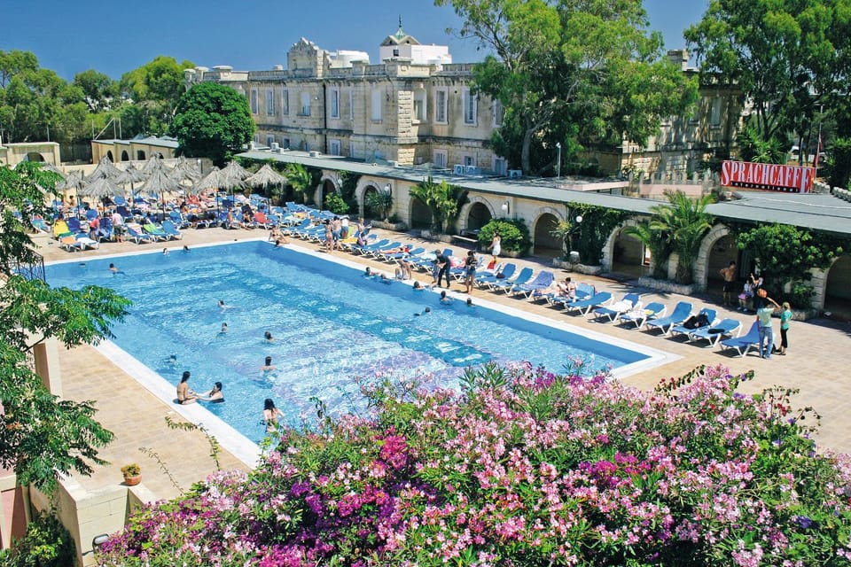 Pool view, Pool view, Swimming pool, Swimming pool, sunbed