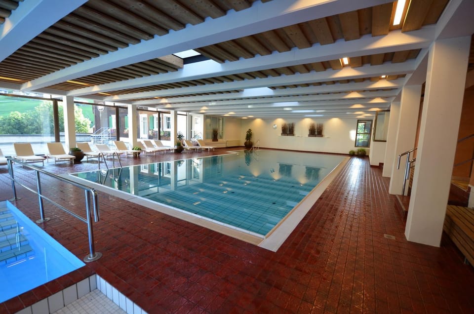 Swimming pool, Swimming pool