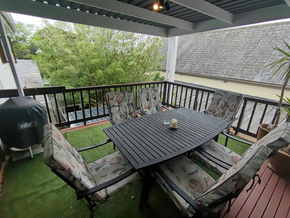Patio, Day, BBQ facilities, Balcony/Terrace, Balcony/Terrace, Dining area