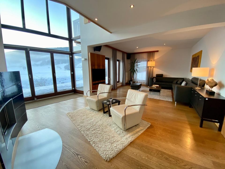 Living room, Seating area