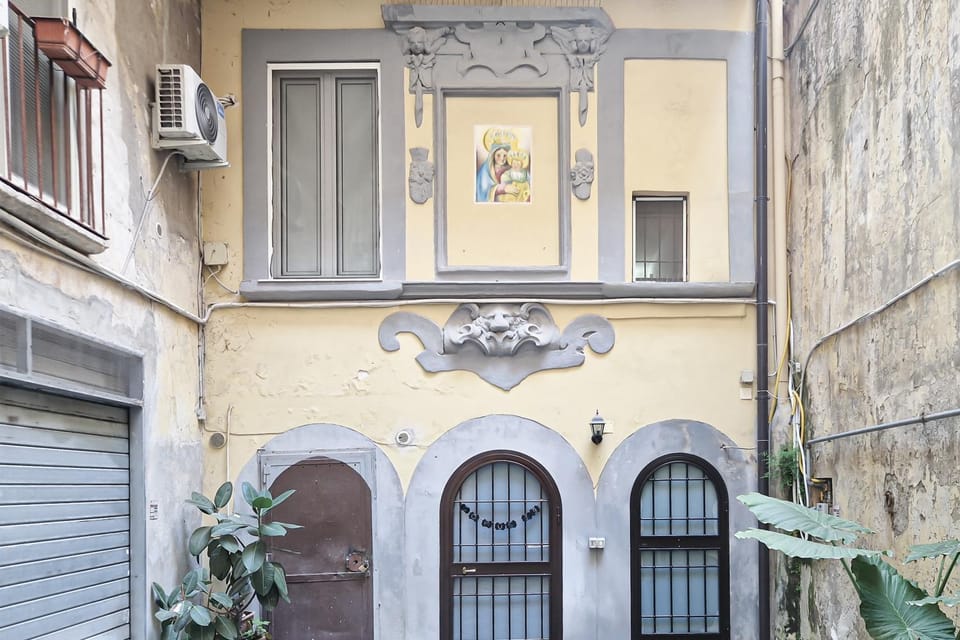Domus 19 Bed and Breakfast in Naples