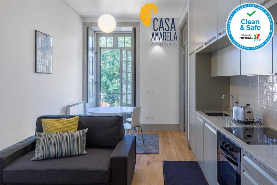 Kitchen or kitchenette, Living room, Dining area