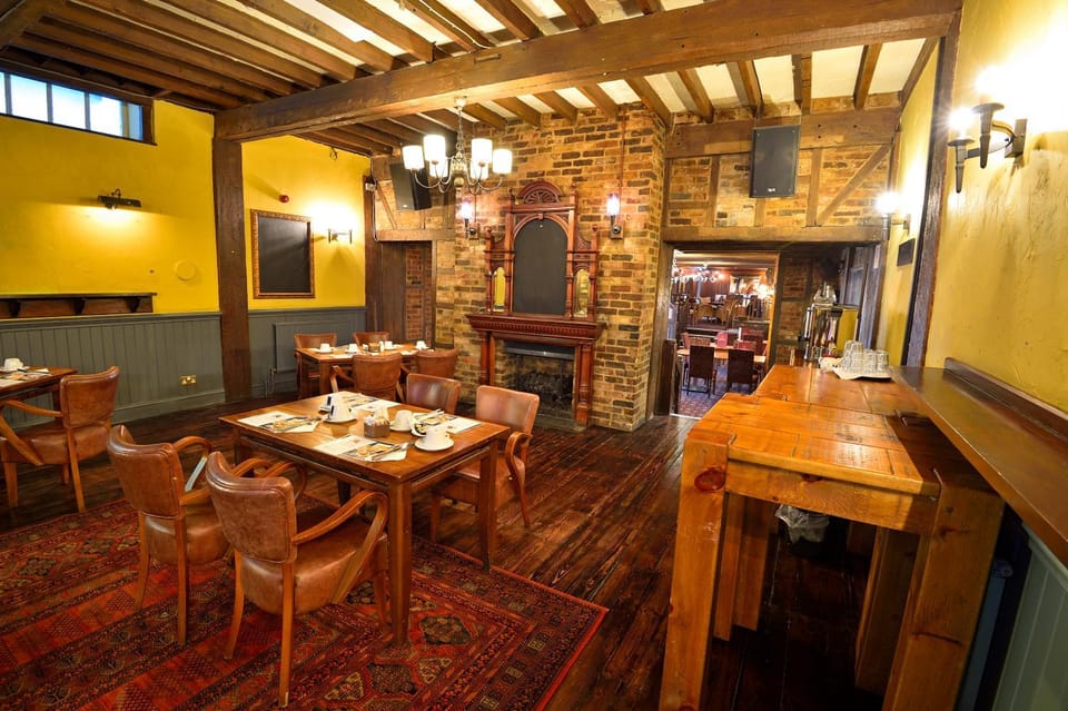 The Royal Victoria and Bull Hotel Bed and Breakfast in Dartford