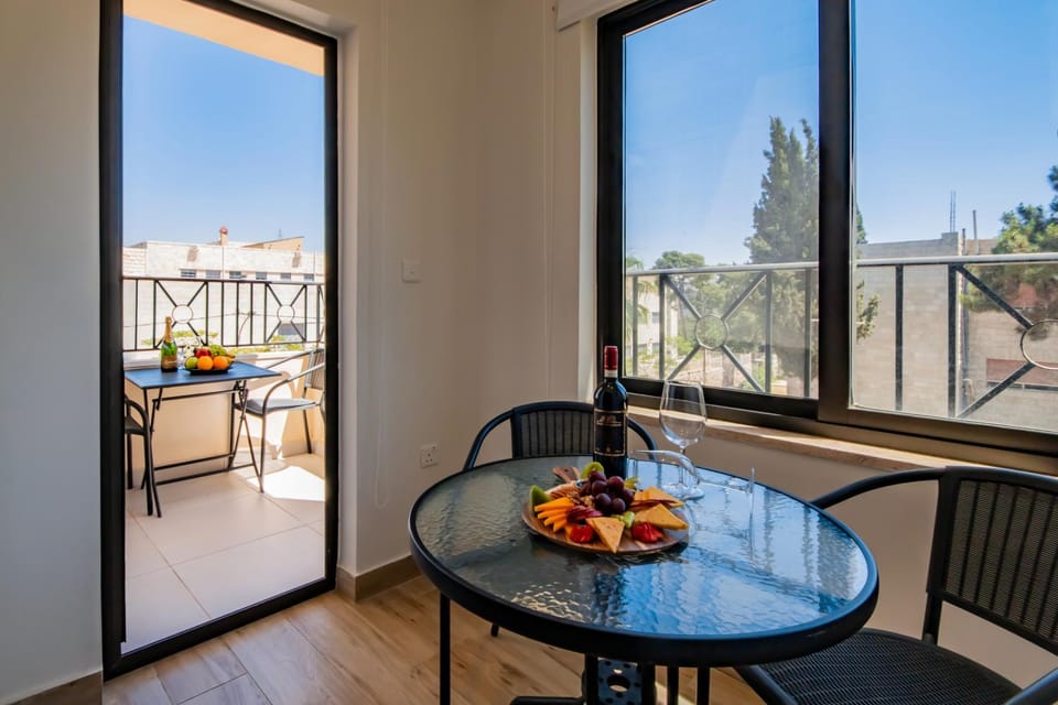 View (from property/room), View (from property/room), Balcony/Terrace, Balcony/Terrace, Living room, Food and drinks, Food, Alcoholic drinks, Alcoholic drinks