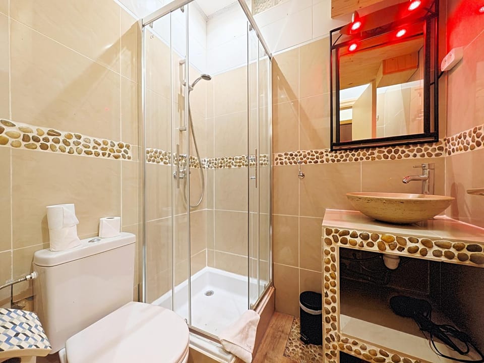 Shower, Toilet, Bathroom