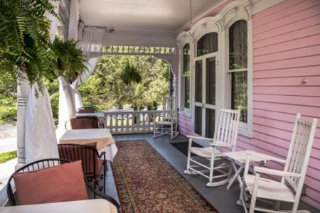 Cedar Crest Inn Hotel in Asheville