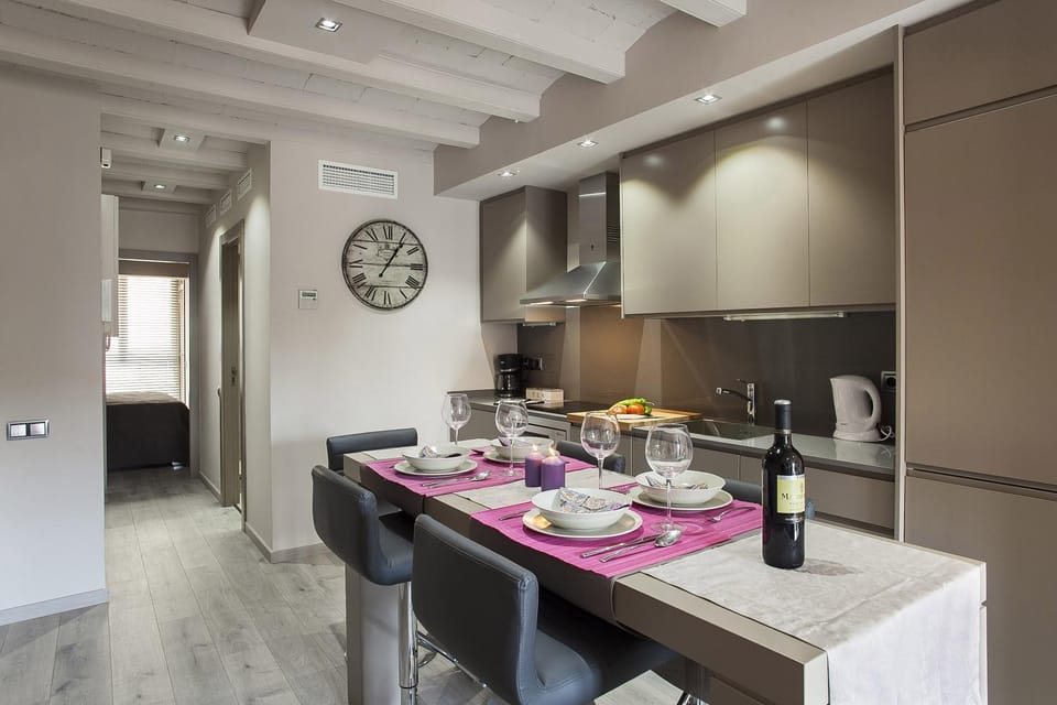 Kitchen or kitchenette, Living room, Dining area