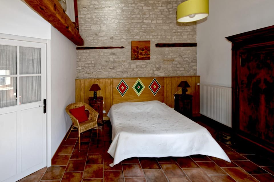 Chambres d'hôtes Les Tilleuls Bed and Breakfast in Pays de la Loire